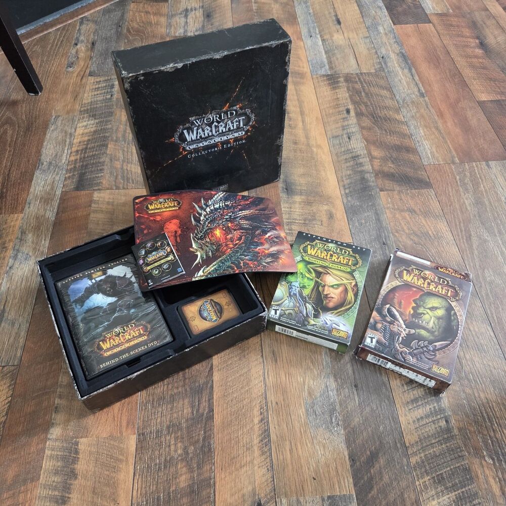 World Of Warcraft Horde Cover/The Burning Crusade/Cataclysm 2000s PC Game Lot